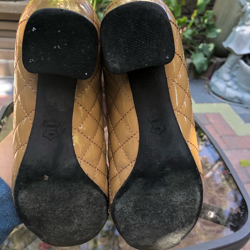 Tory Burch Kaitlin Quilted Cap-Toe Pump - Picture 6 of 7